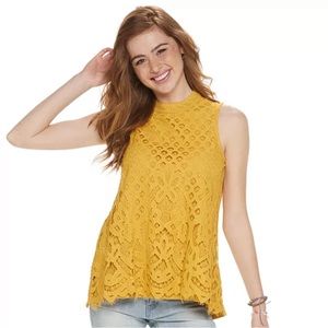 NWT Pretty Lace Cut Out Sleeveless Top